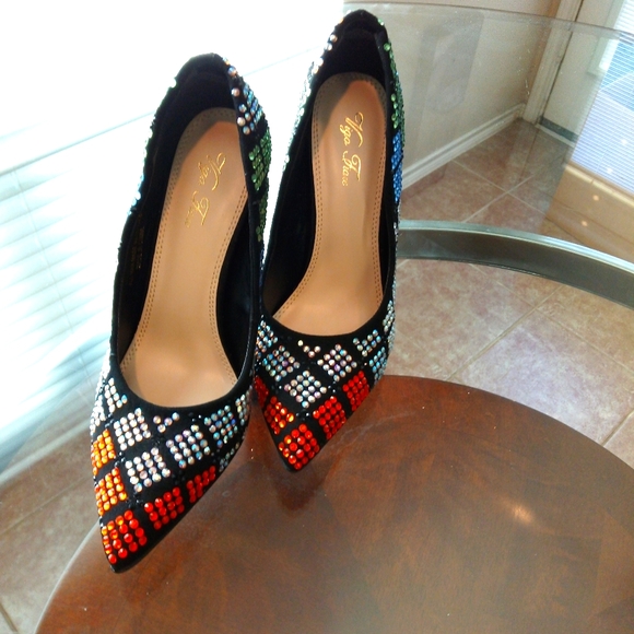 SHAYLA-58, BLACK PUMP, WITH BEJEWELED FAUX CRYSTAL - Picture 3 of 8